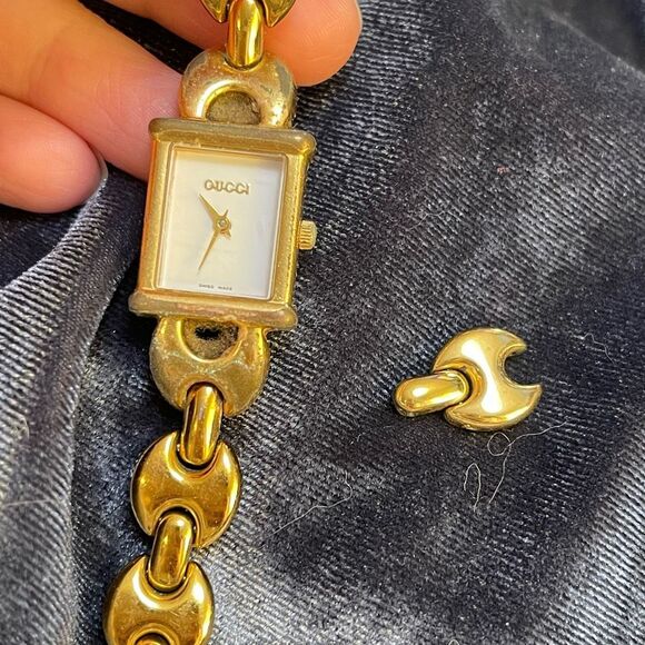 GUCCI 1800L Quartz White Dial Ladies Wristwatch Stainless Steel Dead Battery - Picture 6 of 8